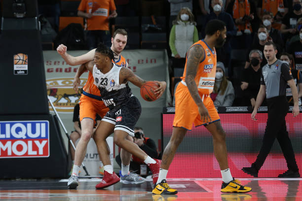 冬窗几乎没 冬窗几乎没